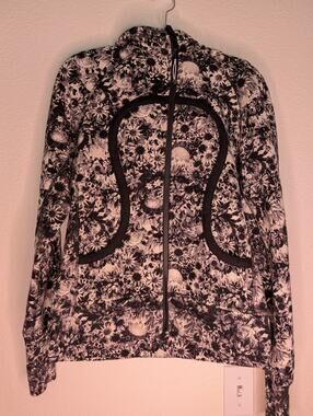 Lululemon Athletica Women Scuba Hoodie 10 Black White Floral Coquette Athleisure